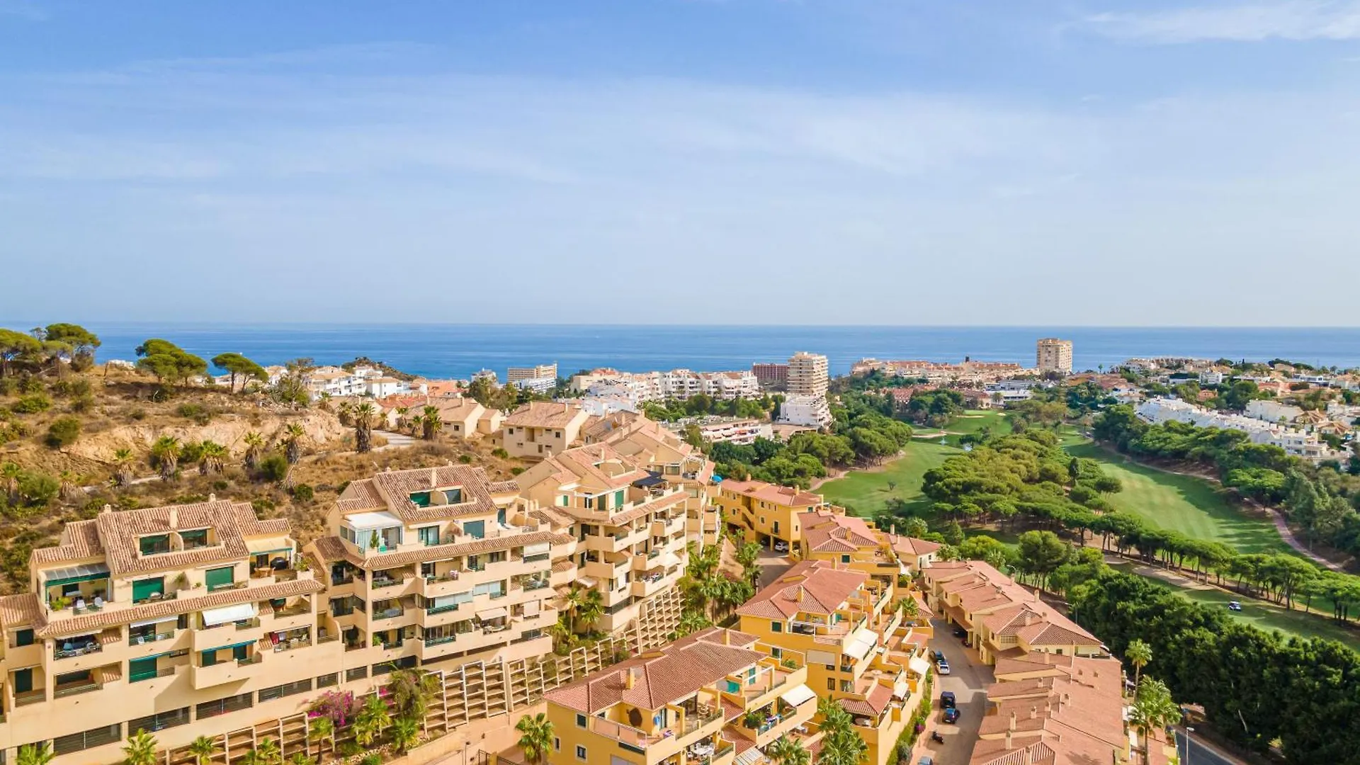 Wonderful Golf & Beach Apartment With Front Seaview And Pool Benalmádena 0*,  Espanha