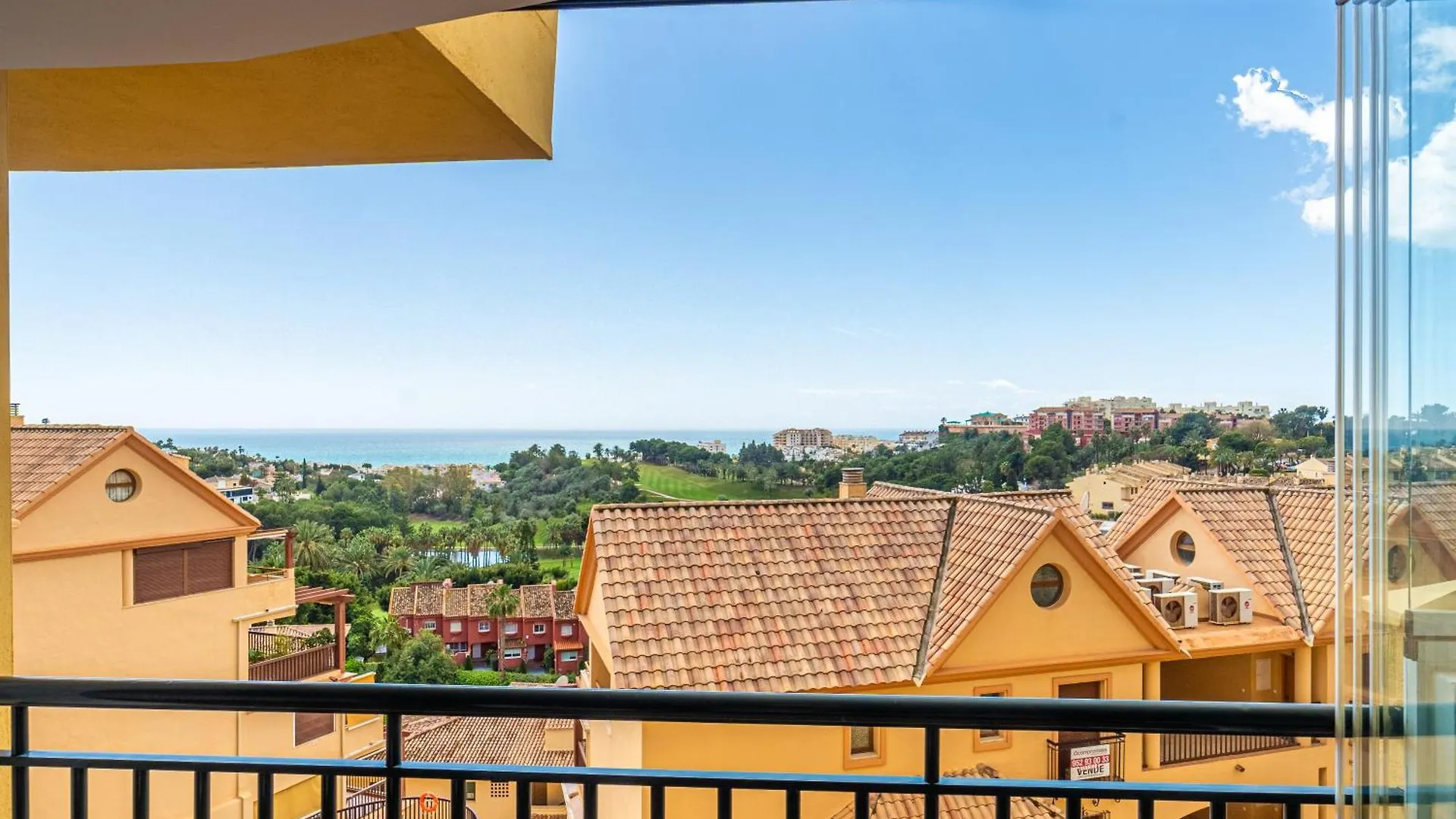 Wonderful Golf & Beach Apartment With Front Seaview And Pool Benalmádena